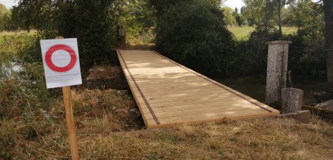 Réparation du pont de halage en amont de Bazoin-Sèvre