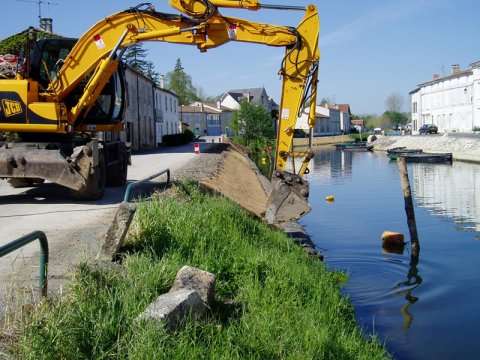 Travaux sur berges  adaptation des niveaux deau