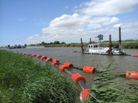 Dragage du canal maritime