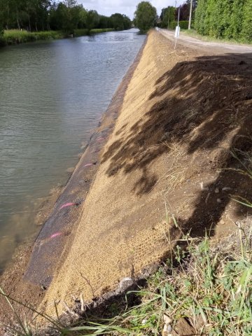 Berges après travaux (Maillé 85)